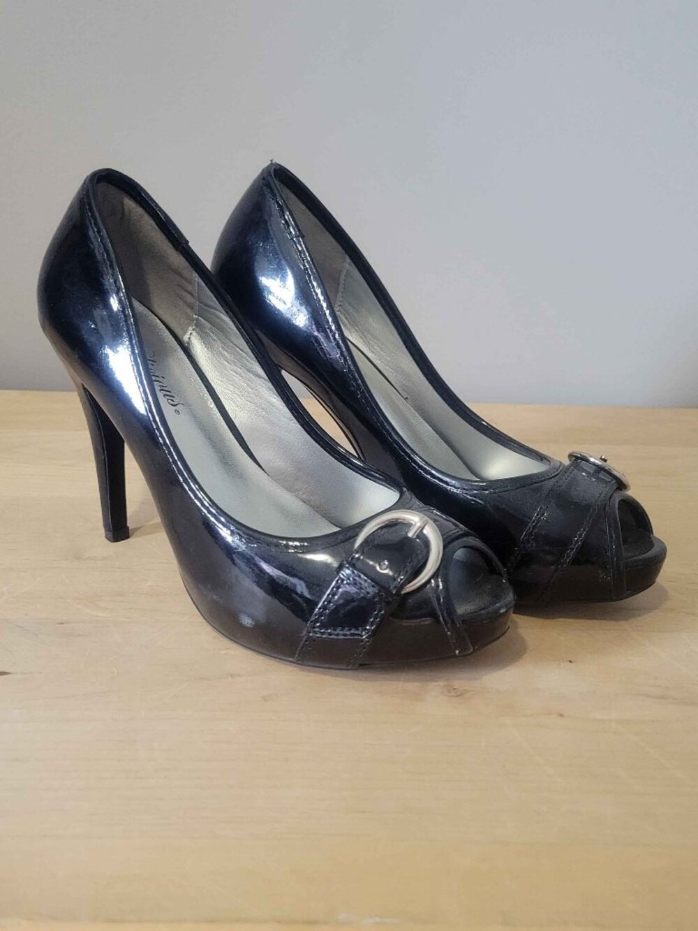 DELICIOUS peep-toe black heels size 6.5 womens